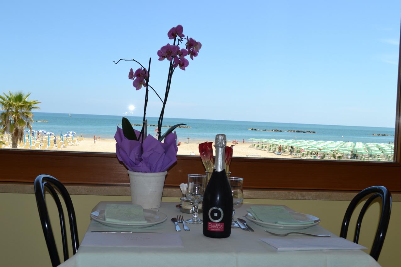 Albergo Quaglia Roseto Degli Abruzzi Eksteriør billede