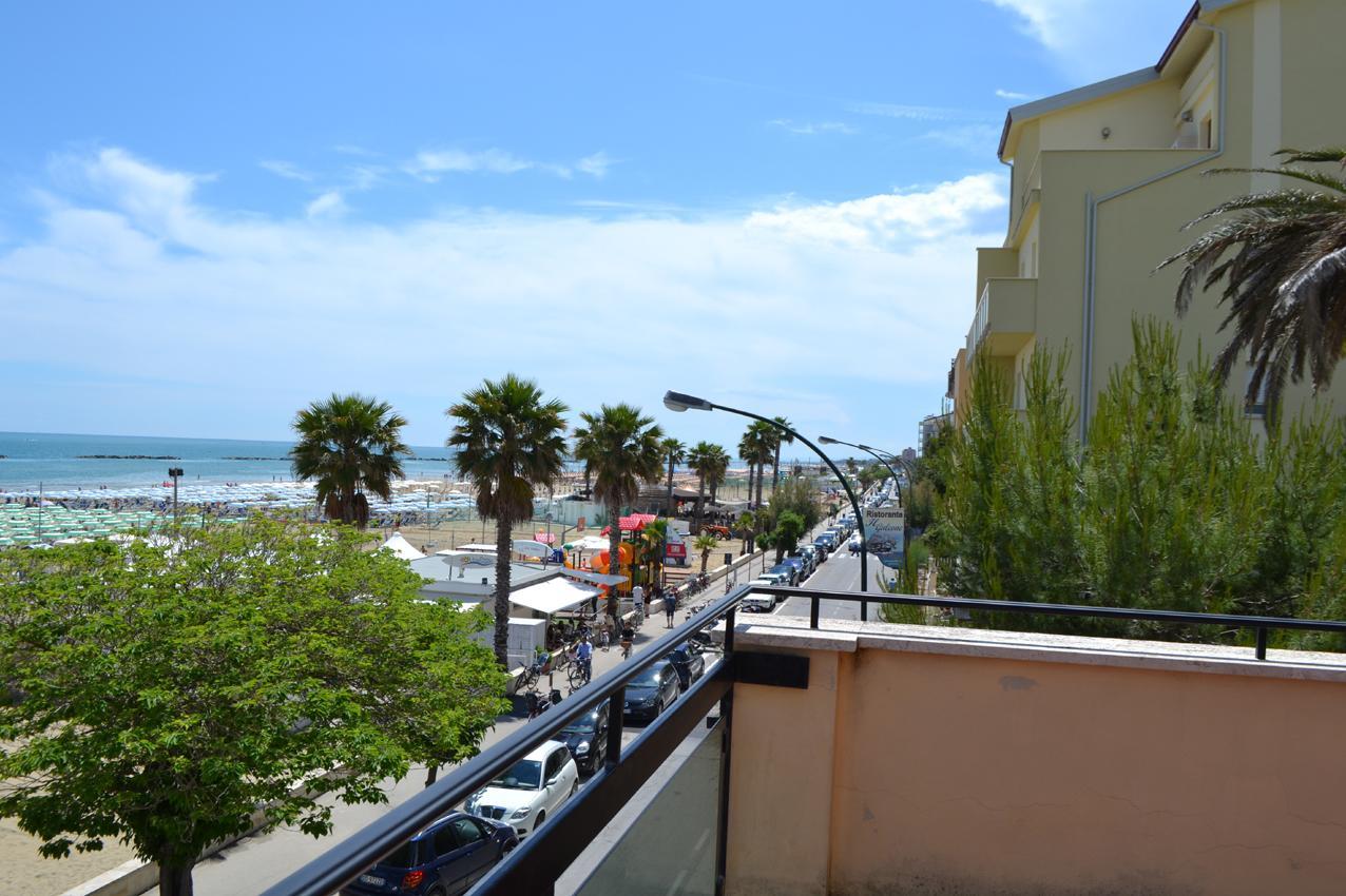 Albergo Quaglia Roseto Degli Abruzzi Eksteriør billede